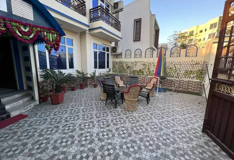 Hotelli Villa Sixteen