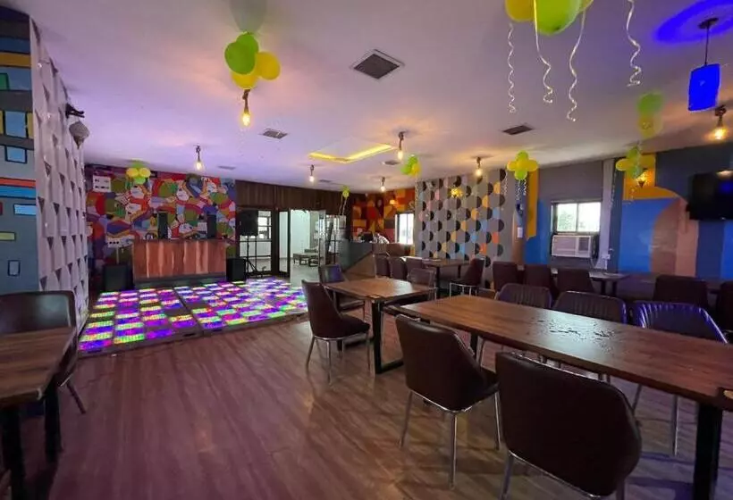 Hotelli Sukoon Pearl Inn