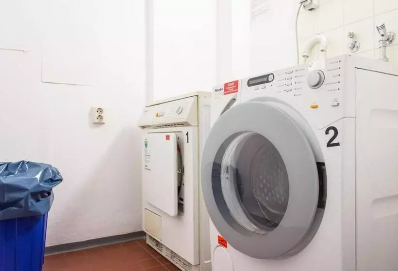 1, 2, Sleep Hostel Nürnberg Messe