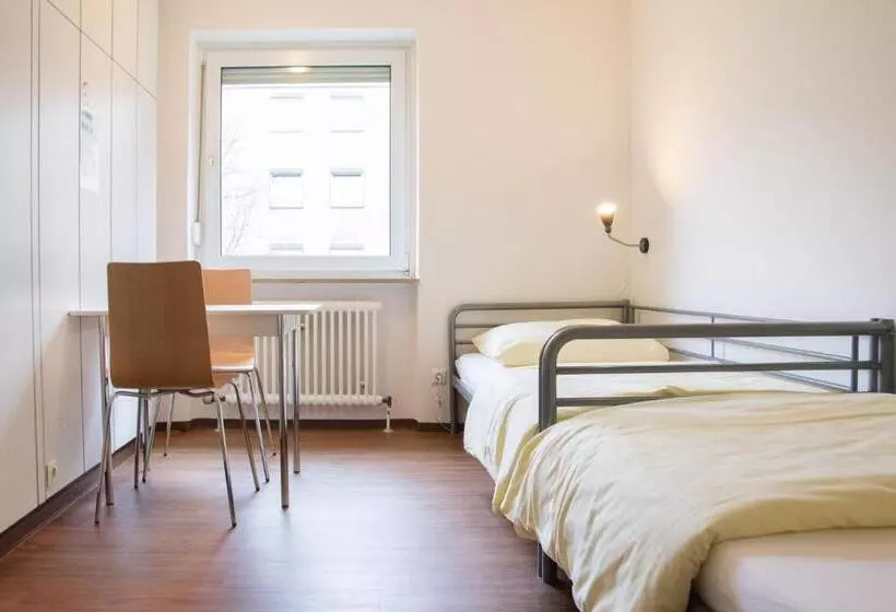 1, 2, Sleep Hostel Nürnberg Messe