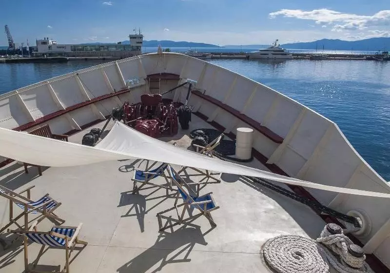 فندق صغير Botel Marina