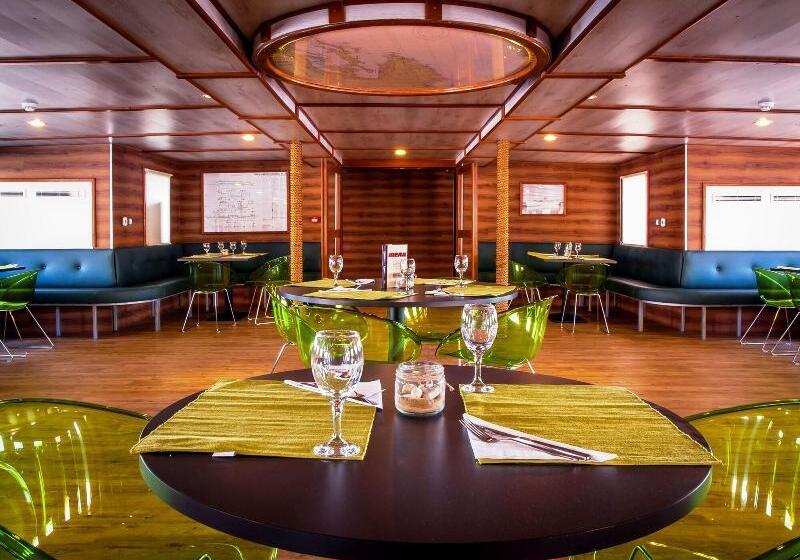 Общежитие Botel Marina