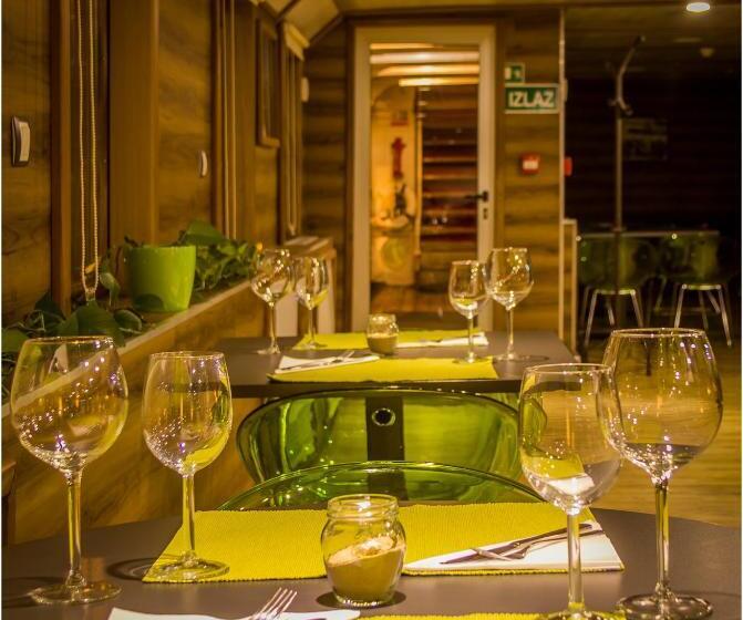 Общежитие Botel Marina