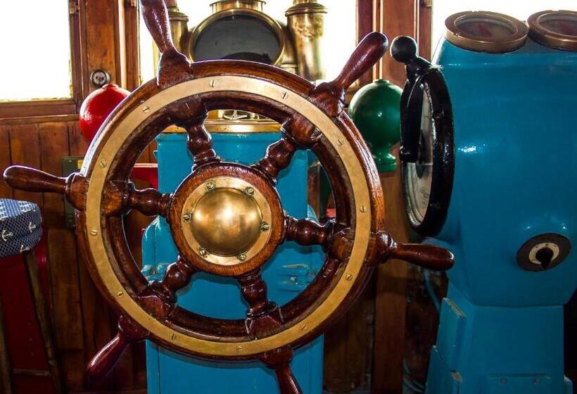 Общежитие Botel Marina