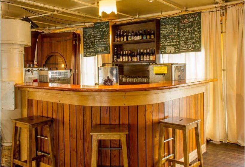 Общежитие Botel Marina