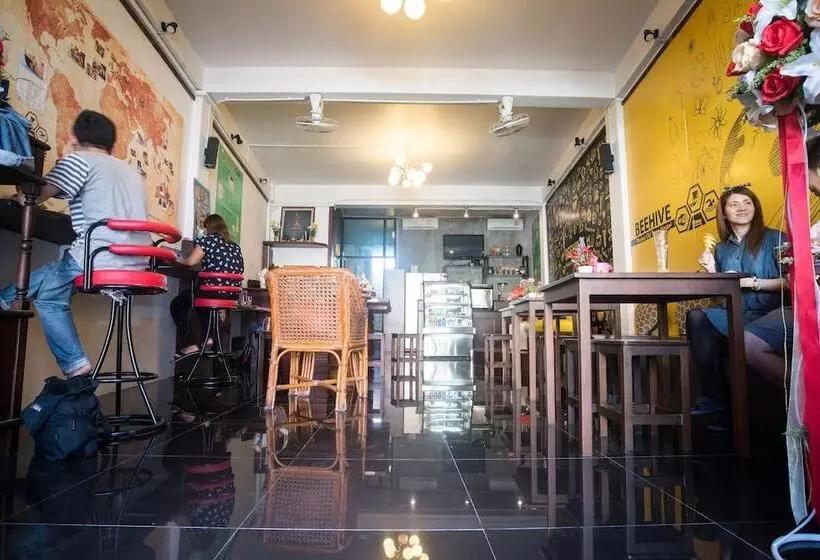 Beehive Phuket Oldtown Hostel