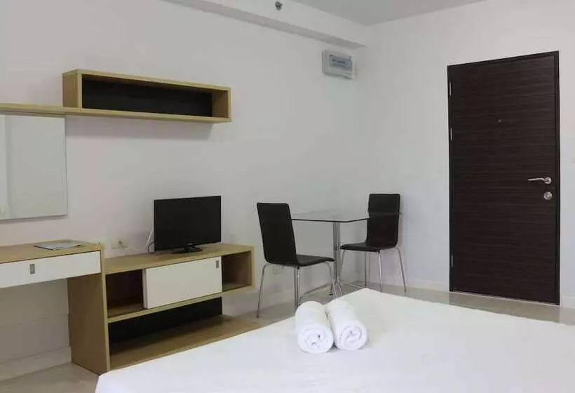 Beehive Phuket Oldtown Hostel