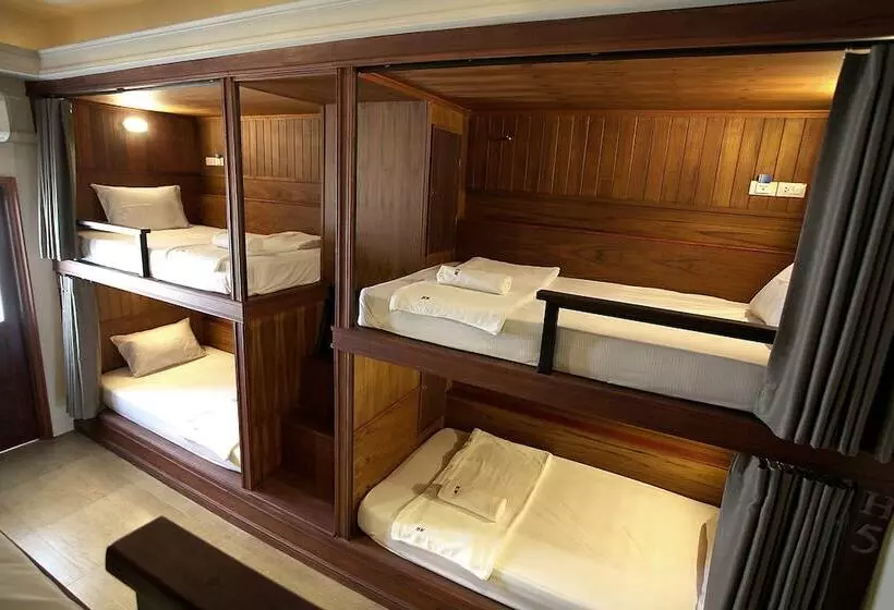 Hogwortz Hostel Krabi