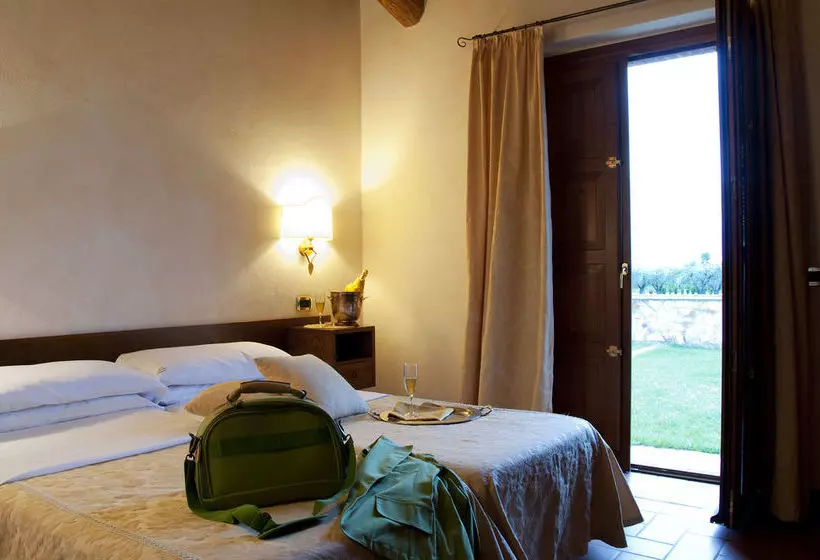 Hotelli Agriturismo Lupo Cerrino