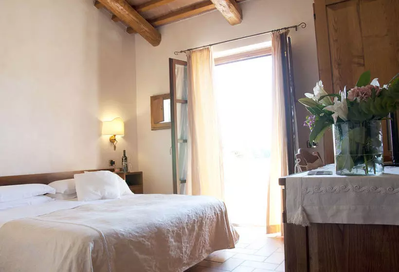 Hotelli Agriturismo Lupo Cerrino