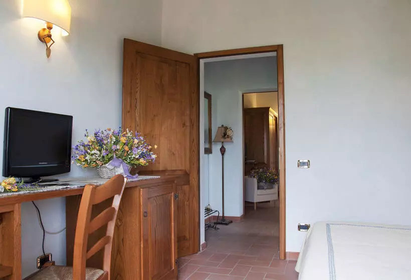 Hotelli Agriturismo Lupo Cerrino