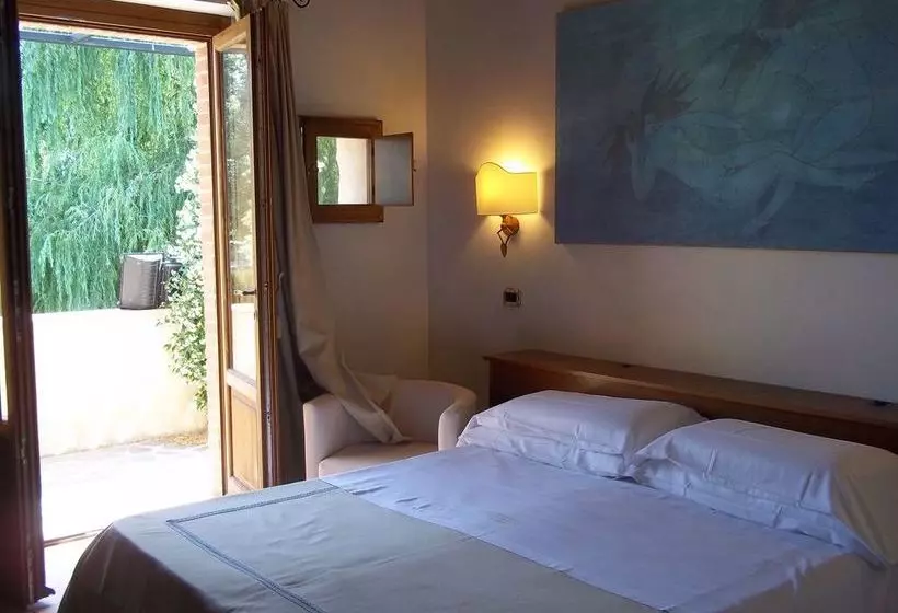 Hotelli Agriturismo Lupo Cerrino