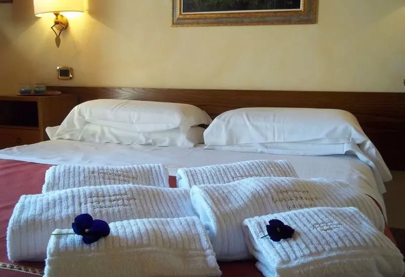 Hotelli Agriturismo Lupo Cerrino