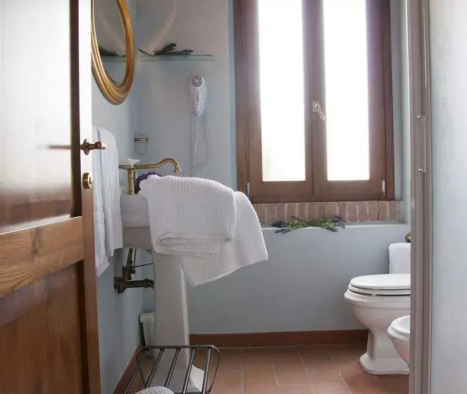 Hotelli Agriturismo Lupo Cerrino