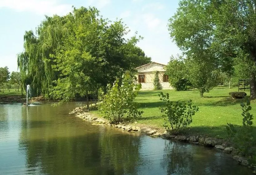 Hotelli Agriturismo Lupo Cerrino