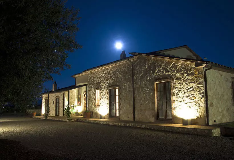 Hotelli Agriturismo Lupo Cerrino