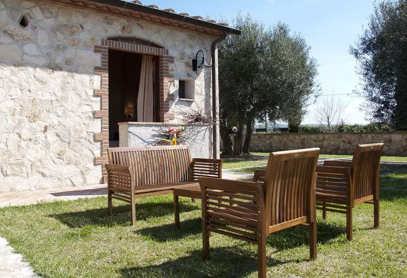 Hotelli Agriturismo Lupo Cerrino