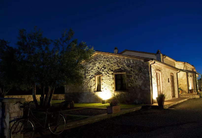 Hotelli Agriturismo Lupo Cerrino