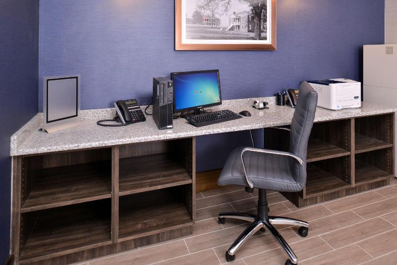 ホテル Appomattox Inn And Suites