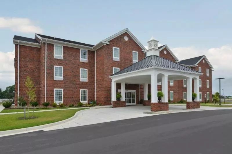 Hotelli Appomattox Inn And Suites