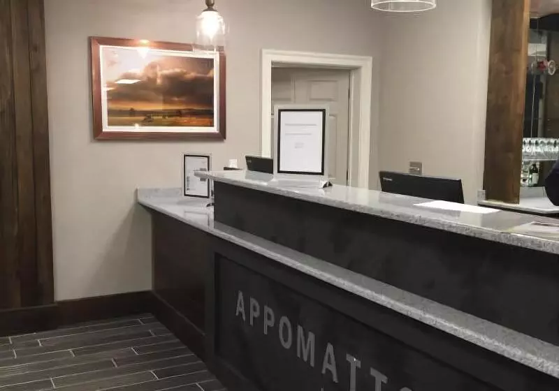 Hotelli Appomattox Inn And Suites