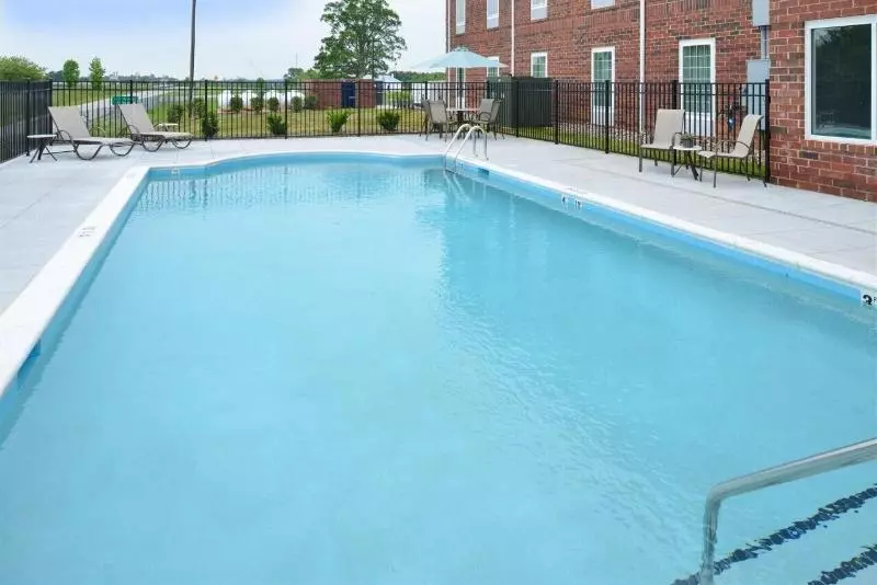 Hotelli Appomattox Inn And Suites