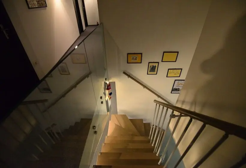 هتل Biscuit