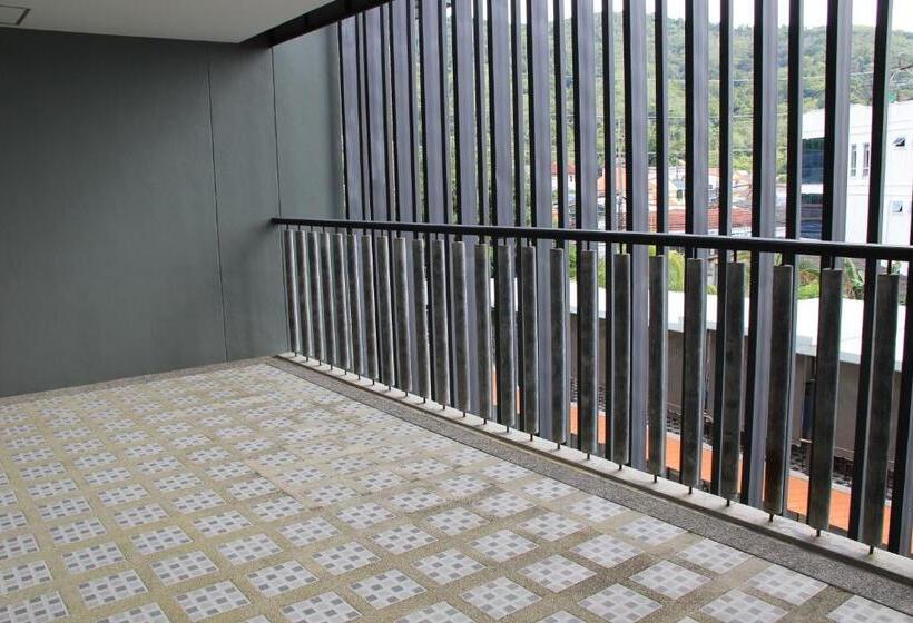 ホテル Dinar Lodge