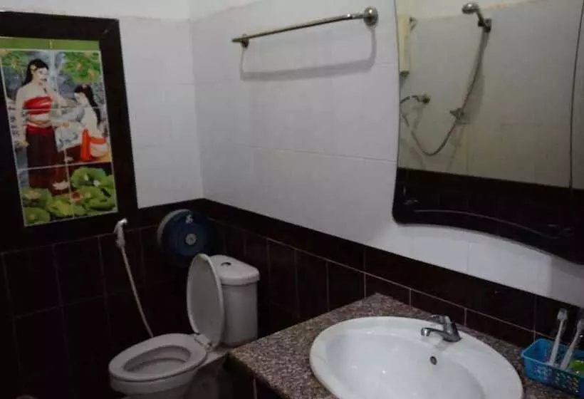 בית מלון כפרי Khamsaner