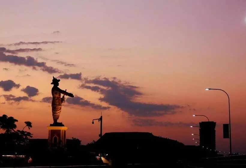 בית מלון כפרי Khamsaner