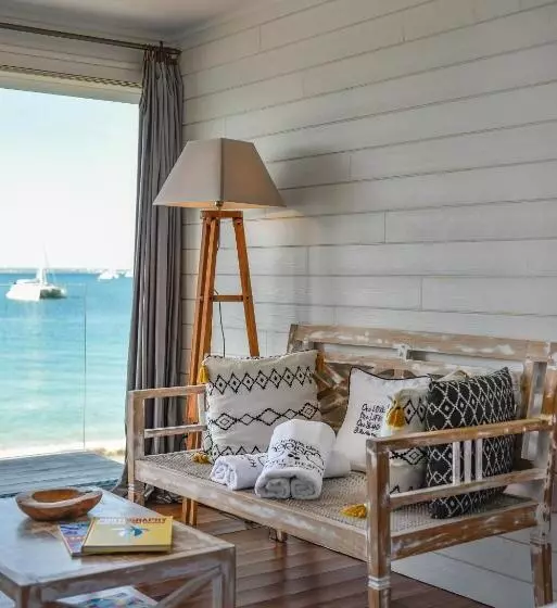 Le Temps Des Cerises Hotel Beach