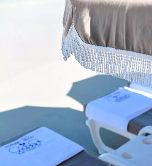 Le Temps Des Cerises Hotel Beach