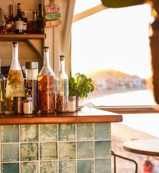 Le Temps Des Cerises Hotel Beach