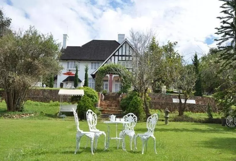 هتل Royal Kalaw Hills Resort