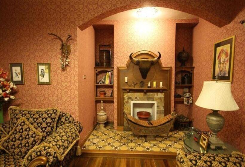 هتل Royal Kalaw Hills Resort