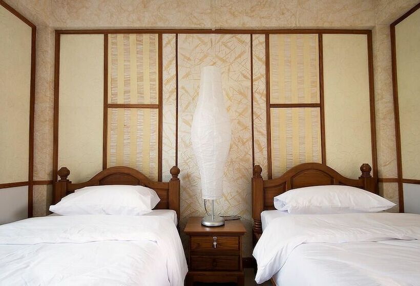 ホテル Sailomjoy The Boutique Hostel