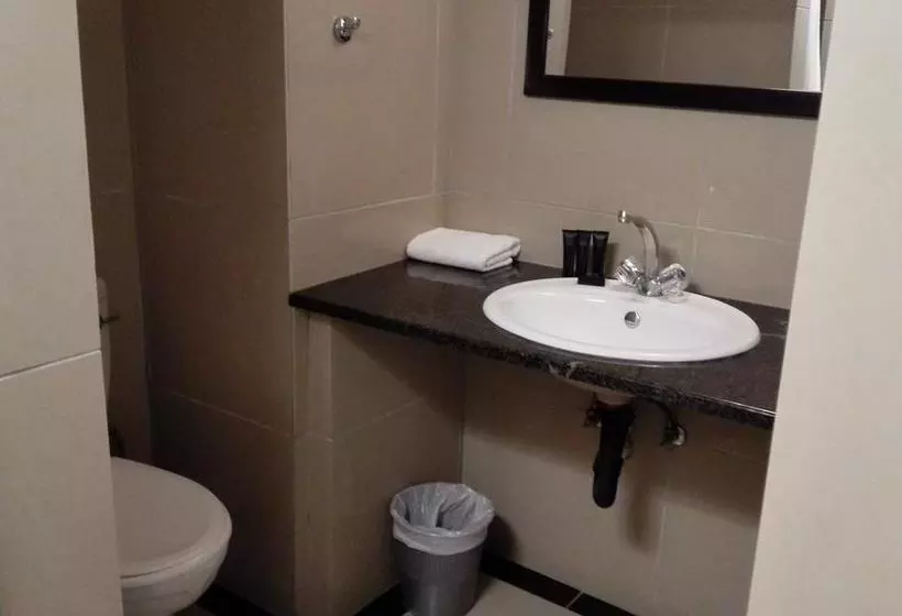 Отель Sierra On Main