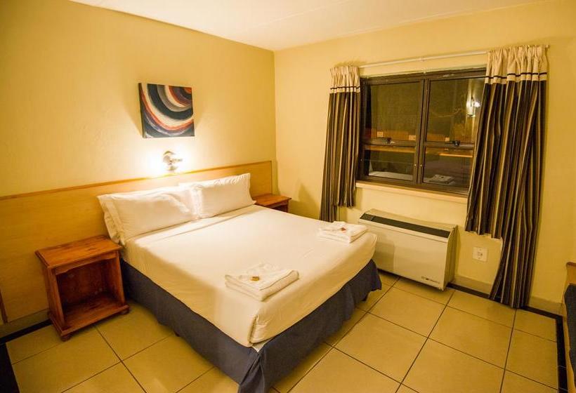 ホテル Sierra On Main