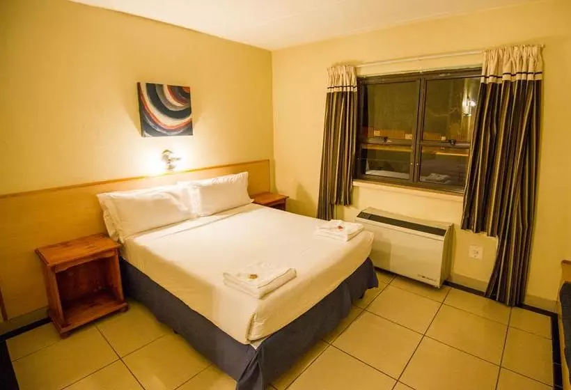 Отель Sierra On Main