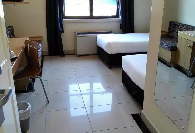 Отель Sierra On Main