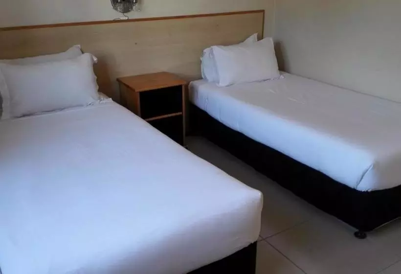 Отель Sierra On Main