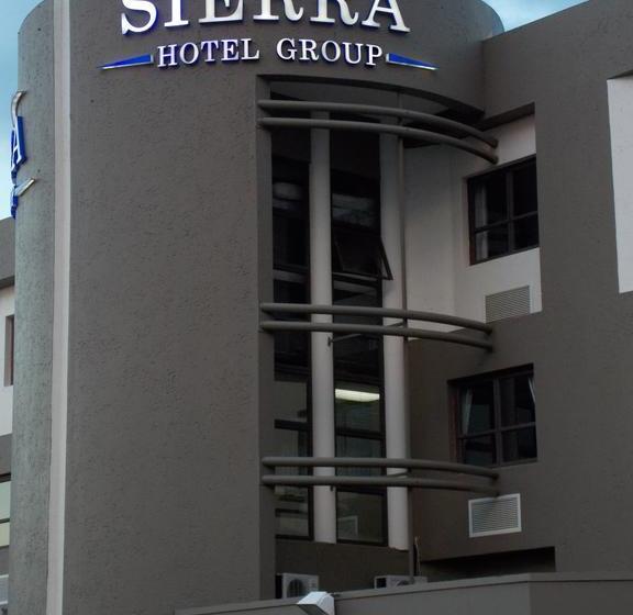 ホテル Sierra On Main