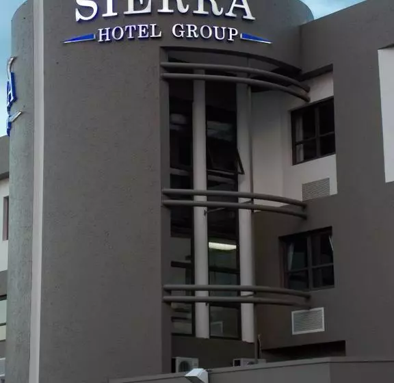 Отель Sierra On Main