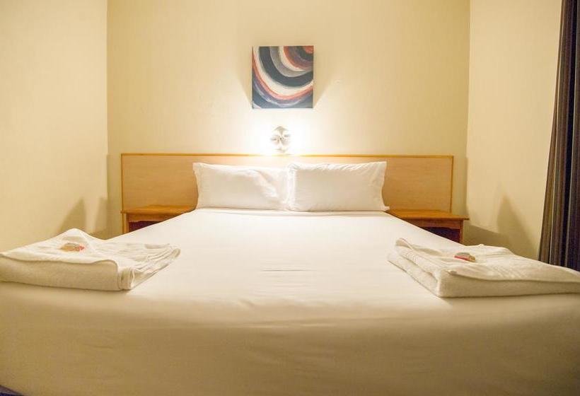 ホテル Sierra On Main