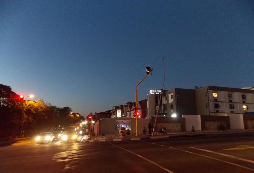 ホテル Sierra On Main