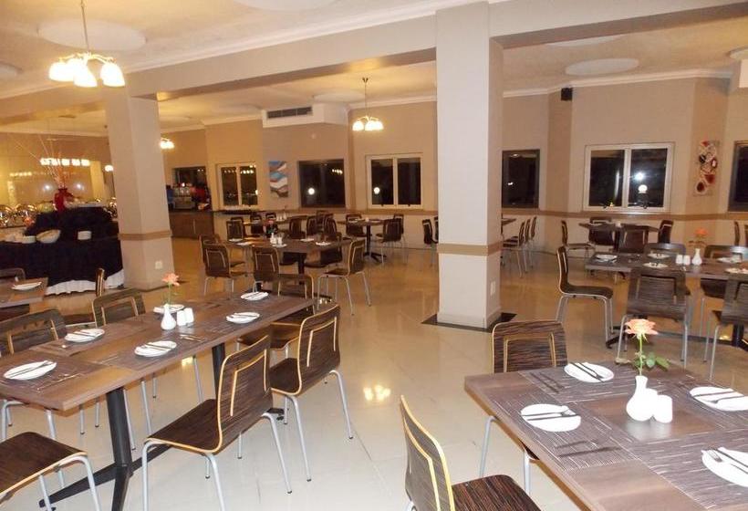 ホテル Sierra On Main