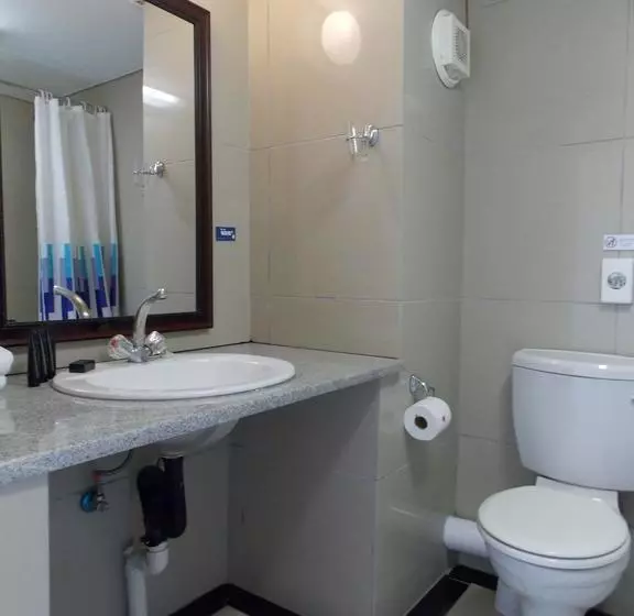 Отель Sierra On Main