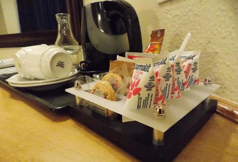 ホテル Sierra On Main