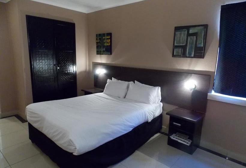 ホテル Sierra On Main