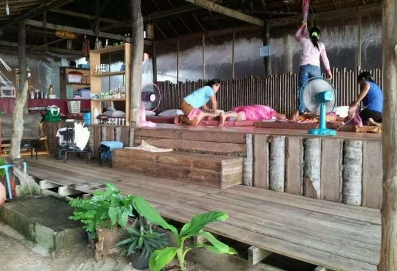 Jackie Bamboo House - Hostel